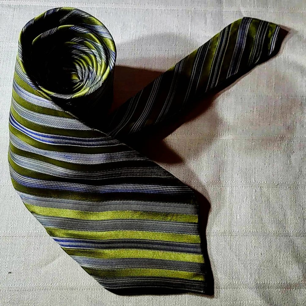 NICOLE MILLER NEW YORK designer Men's tie,  All Silk Green Blue Striped Pattern